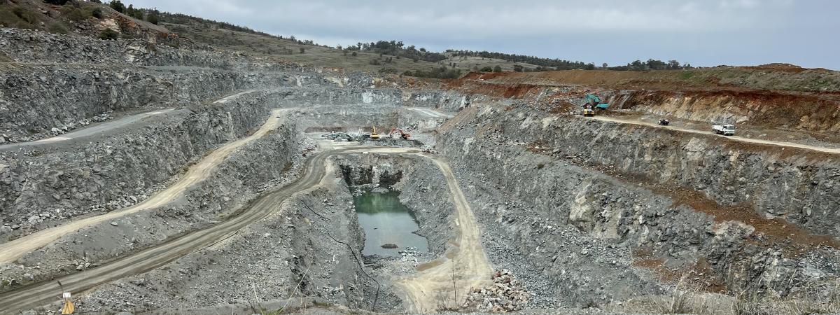 Cosgrove quarry pitt