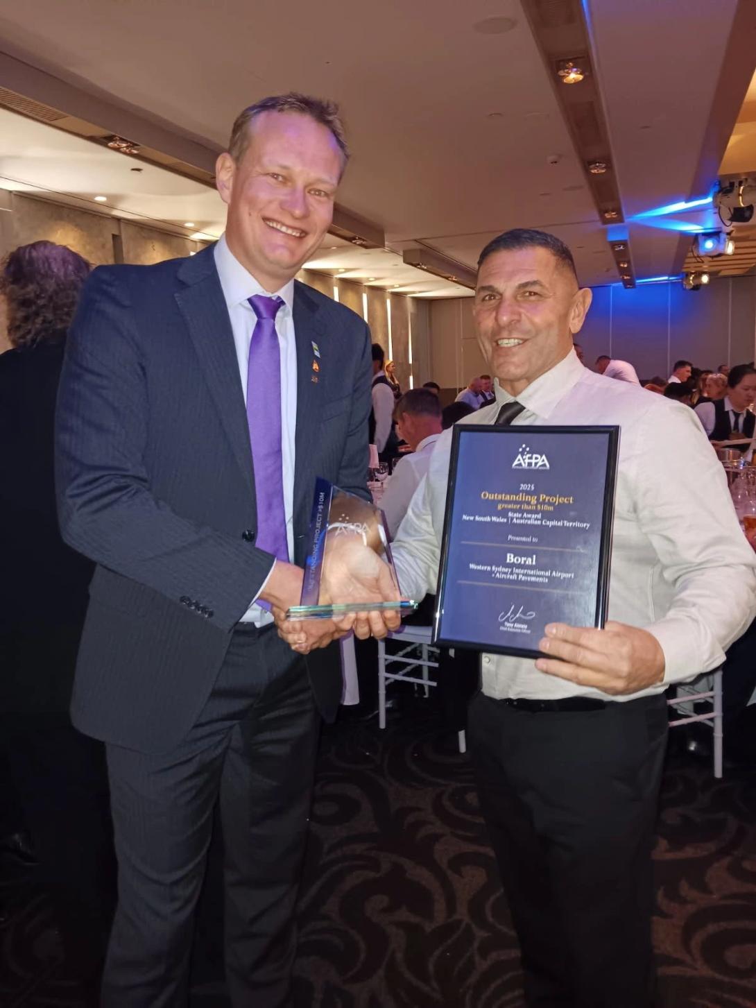 Asphalt team accepts 2025 AfPA award for Western Sydney Airport best project over $10m